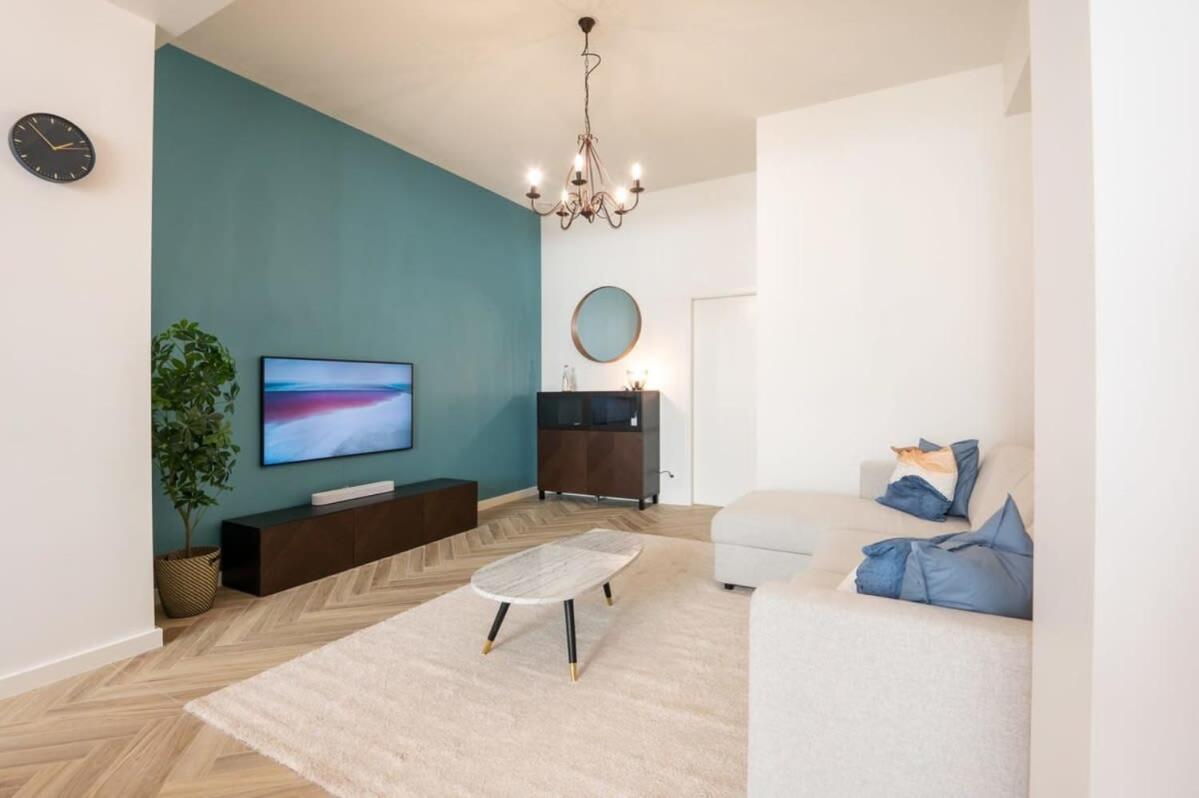 Beautiful Renovated Apartment In An Authentic Building Ostend Luaran gambar