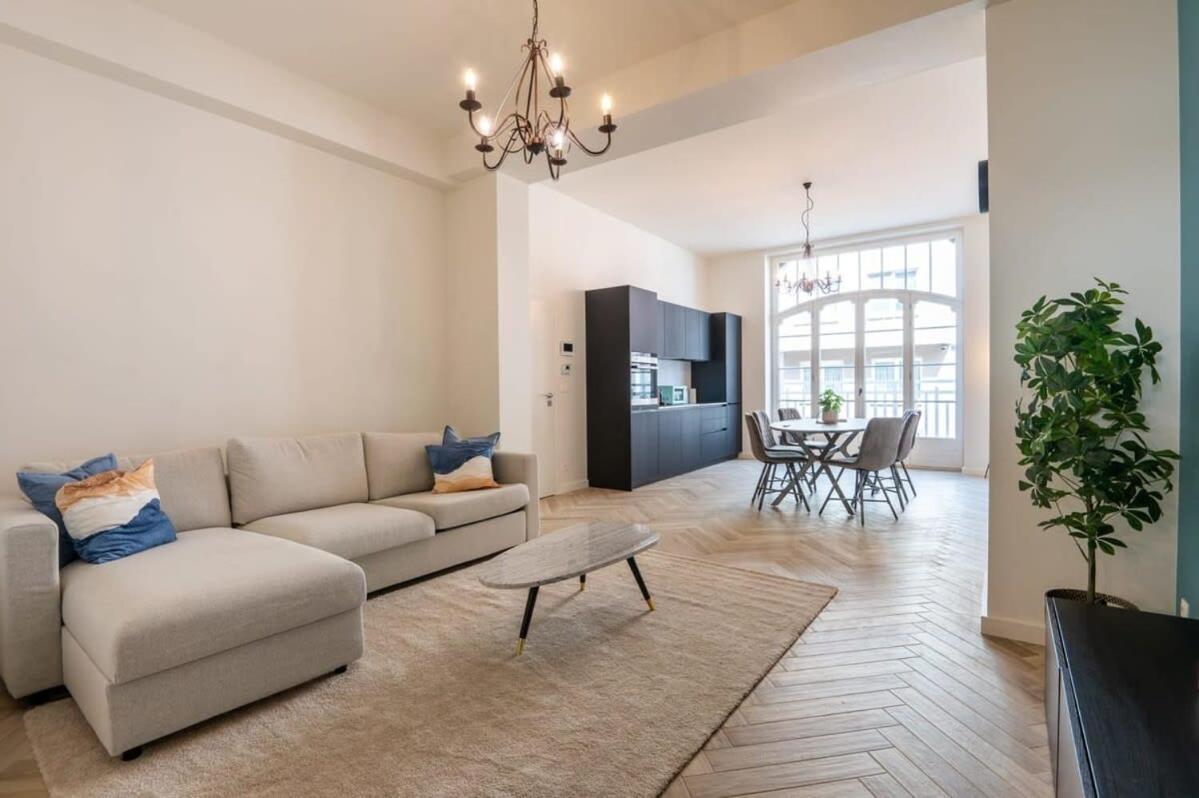 Beautiful Renovated Apartment In An Authentic Building Ostend Luaran gambar