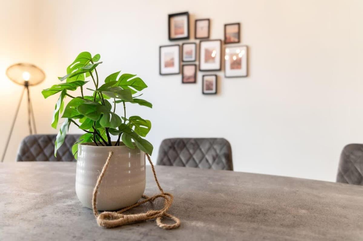 Beautiful Renovated Apartment In An Authentic Building Ostend Luaran gambar