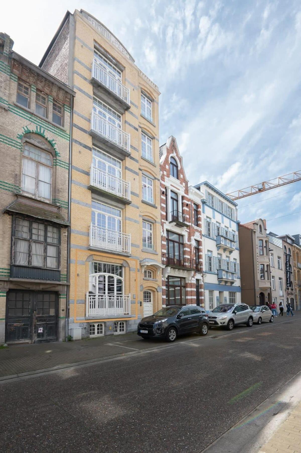 Beautiful Renovated Apartment In An Authentic Building Ostend Luaran gambar